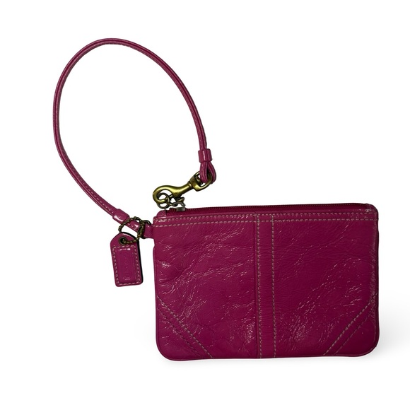 Coach vintage Fuchsia Leather Wristlet - Picture 1 of 6